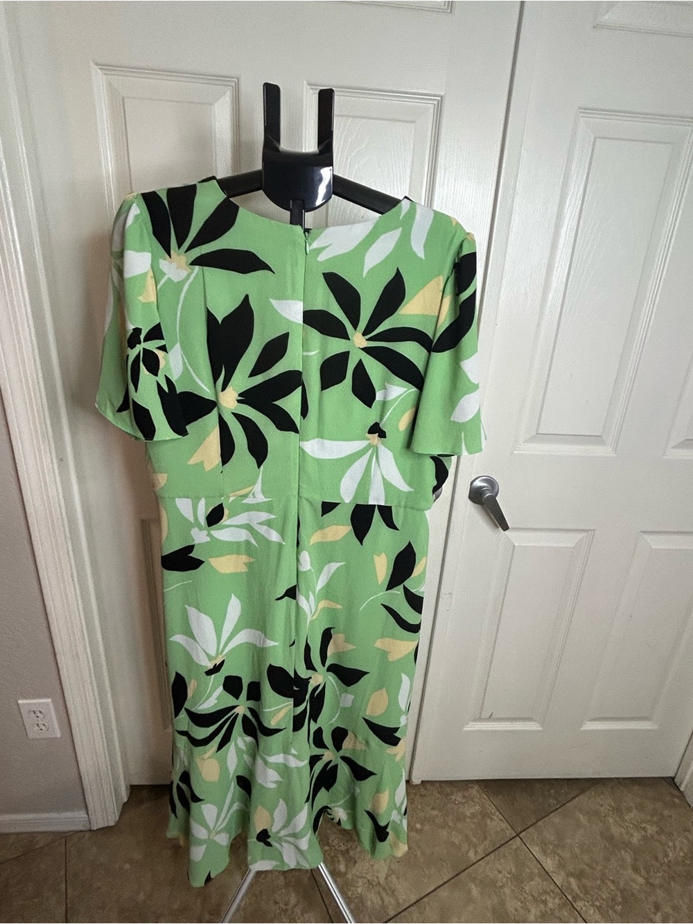 Liz Claiborne Light Green Floral Maxi Dress - Picture 2 of 6